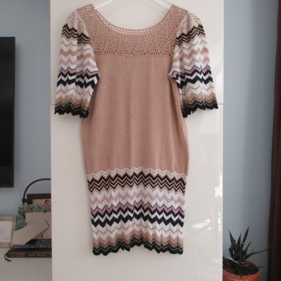 RXB Fitted Knitted Slip On Chevron Dress, Size M (Juniors), Beige Multicolor - Picture 5 of 13